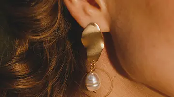 Глобальний попит на вінтажні прикраси серед міленіалів різко зростає