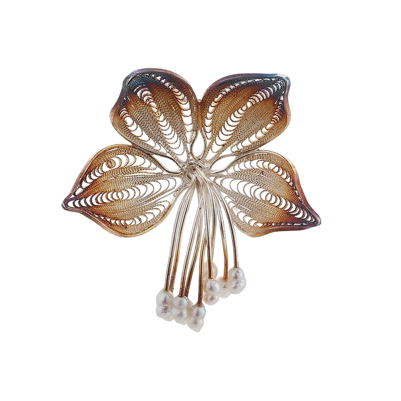 C00606 Брошка ручної роботи з перлинного срібла 925 проби